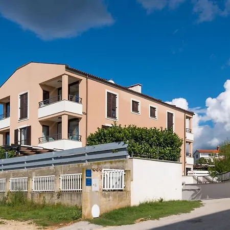 Apartman Carpe Diem Premantura